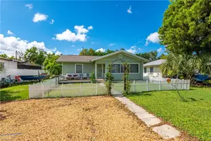 2432 Washington Ave, Naples, FL 34112 - Photo 2