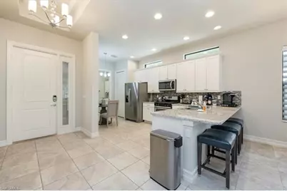 8160 Venetian Pointe Dr, Fort Myers, FL 33908 - Photo 12