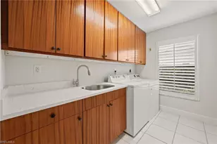 1203 Foxfire Ln, Naples, FL 34104 - Photo 20