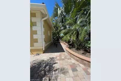 4873 Southern Breeze Dr, Naples, FL 34114 - Photo 12