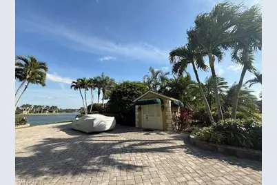 4792 Corian Ct, Naples, FL 34114 - Photo 6