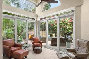 156 Amblewood Ln, Naples, FL 34105 - Photo 8