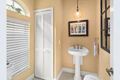 156 Amblewood Ln #7-704, Naples, FL 34105 - Photo 24