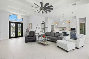 388 Pine Ave, Naples, FL 34108 - Photo 6