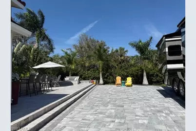 4670 Southern Breeze Dr, Naples, FL 34114 - Photo 6