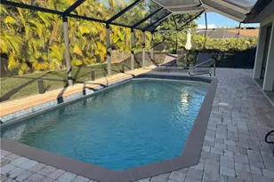 911 SE 21st Ln, Cape Coral, FL 33990 - Photo 2