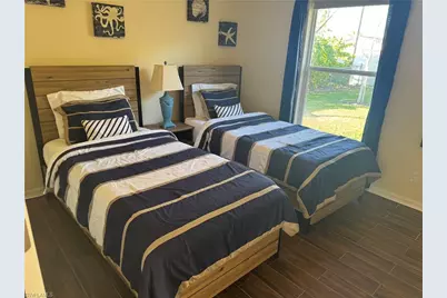 911 SE 21st Ln, Cape Coral, FL 33990 - Photo 18