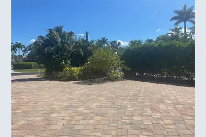 4750 Southern Breeze Dr, Naples, FL 34114 - Photo 2