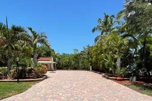 4762 Southern Breeze Dr, Naples, FL 34114 - Photo 1