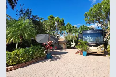 4786 Southern Breeze Dr, Naples, FL 34114 - Photo 2