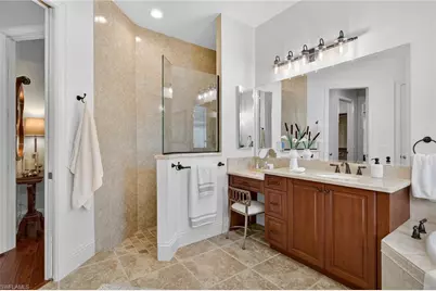 990 Tivoli Ct, Naples, FL 34104 - Photo 16