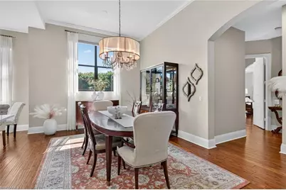 990 Tivoli Ct, Naples, FL 34104 - Photo 8