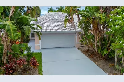 3609 Corinthian Way, Naples, FL 34105 - Photo 4