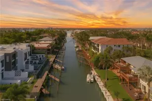 1686 Blue Point Ave, Naples, FL 34102 - Photo 2