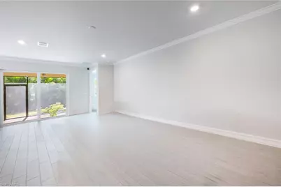 388 Grace Bay Ln, Naples, FL 34114 - Photo 4