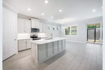 388 Grace Bay Ln, Naples, FL 34114 - Photo 8