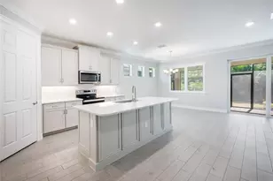 388 Grace Bay Ln, Naples, FL 34114 - Photo 8