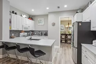 9270 Campanile Cir, Naples, FL 34114 - Photo 4