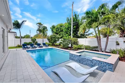553 106th Ave N, Naples, FL 34108 - Photo 2