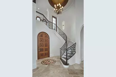 1609 Chinaberry Way, Naples, FL 34105 - Photo 4