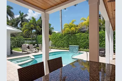 354 1st Ave N, Naples, FL 34102 - Photo 12