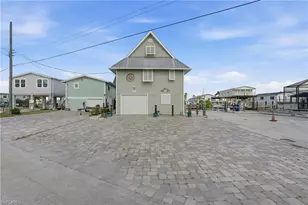 850 Oak St, Fort Myers Beach, FL 33931 - Photo 4