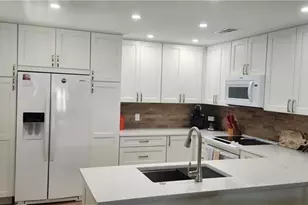 1051 Foxfire Ln, Naples, FL 34104 - Photo 2