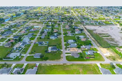 326 NE 10th Ter, Cape Coral, FL 33909 - Photo 30