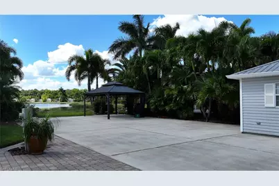 5584 Brightwood Dr, Fort Myers, FL 33905 - Photo 8