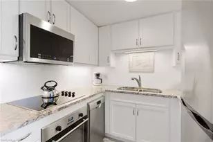 140 Seaview Ct, Marco Island, FL 34145 - Photo 6