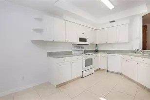 2530 Citrus Lake Dr, Naples, FL 34109 - Photo 4