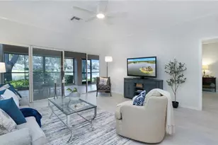 606 Arbor Lake Dr, Naples, FL 34110 - Photo 2