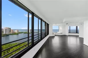 5555 Heron Point Dr, Naples, FL 34108 - Photo 4