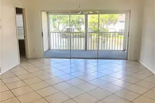 9852 Luna Cir, Naples, FL 34109 - Photo 2