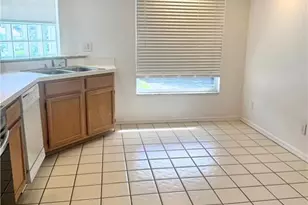 9852 Luna Cir, Naples, FL 34109 - Photo 6