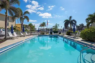 2082 Gulf Shore Blvd N, Naples, FL 34102 - Photo 14