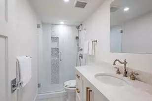 2082 Gulf Shore Blvd N, Naples, FL 34102 - Photo 10