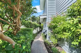 635 Bridge Way Ln, Naples, FL 34108 - Photo 8