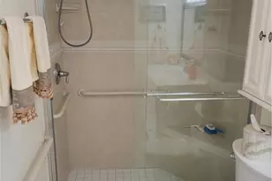 200 Valley Stream Dr, Naples, FL 34113 - Photo 22