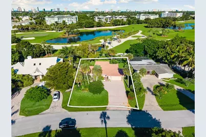 77 Cypress Point Dr, Naples, FL 34105 - Photo 2