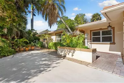 77 Cypress Point Dr, Naples, FL 34105 - Photo 10