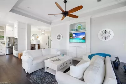 915 Fountain Run, Naples, FL 34119 - Photo 4