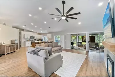 640 13th St NW, Naples, FL 34120 - Photo 8