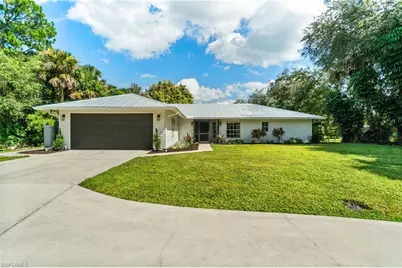 640 13th St NW, Naples, FL 34120 - Photo 2