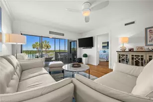 12945 Vanderbilt Dr, Naples, FL 34110 - Photo 10