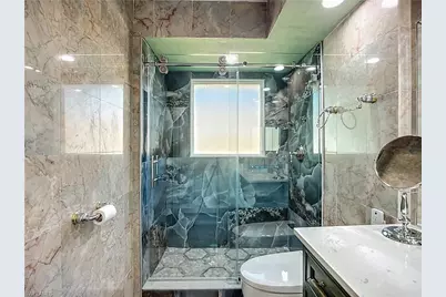 10242 Vanderbilt Dr, Naples, FL 34108 - Photo 44