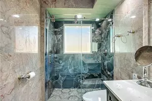 10242 Vanderbilt Dr, Naples, FL 34108 - Photo 44