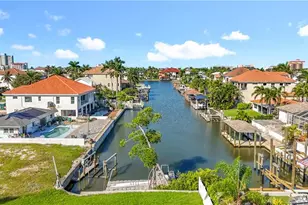 10242 Vanderbilt Dr, Naples, FL 34108 - Photo 16