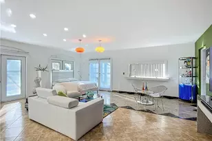 10242 Vanderbilt Dr, Naples, FL 34108 - Photo 8