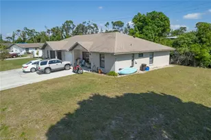 19029 / 19031 Holly Rd, Fort Myers, FL 33967 - Photo 2